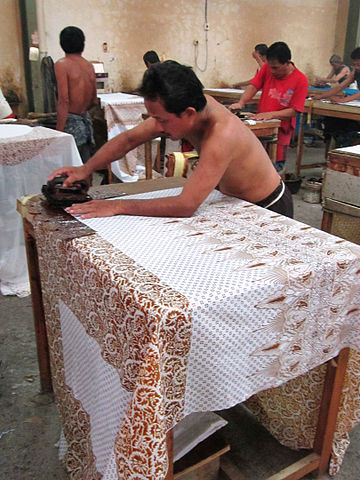 BFF #1 | Do you know why are our clothing produced in small quantities of 3-5 pieces per size?